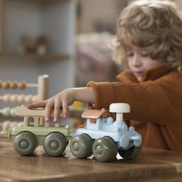 Creative activities at Tiny Toez