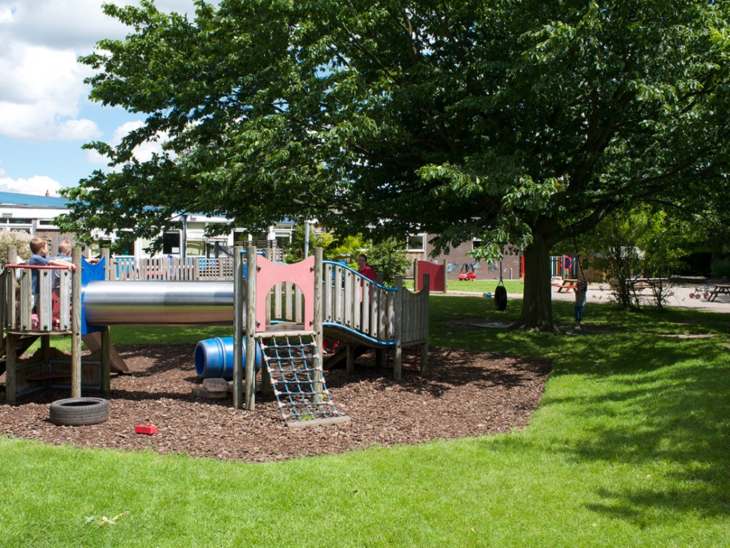 The outdoor garden at Tiny Toez Westfield